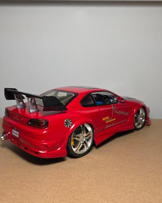 Modellino Nissan 1/12