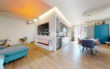 TRIVANI RIFINITO CON BOX