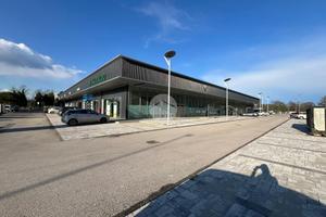 NEGOZIO A LONATO DEL GARDA