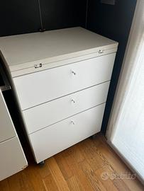 Fasciatoio con cassettiera