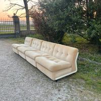 Divano/Poltrone Modulari Amanta di Mario Bellini