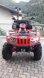 quad Artic cat 700