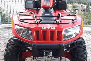 quad Artic cat 700