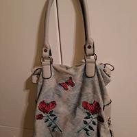 borsa tracolla in jeans ricamata