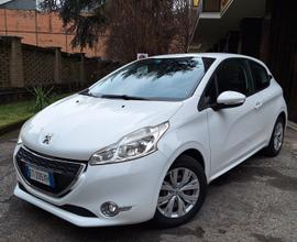 Peugeot 208 - 2013