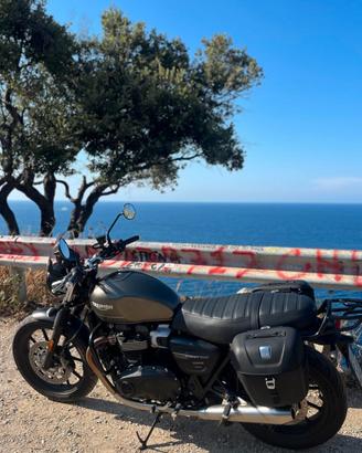 Triumph street twin 900