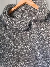 coprispalle in lana hand made 