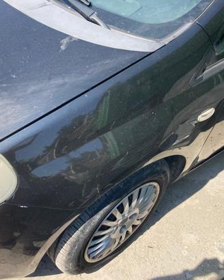 PARAFANGO ANTERIORE SINISTRO FIAT Grande Punto 2°