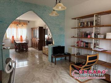 Casa indipendente di 189 m² con più di 5 locali e 