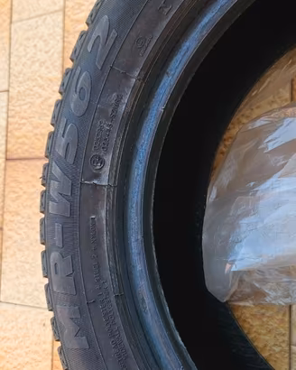 Coppia di pneumatici invernali