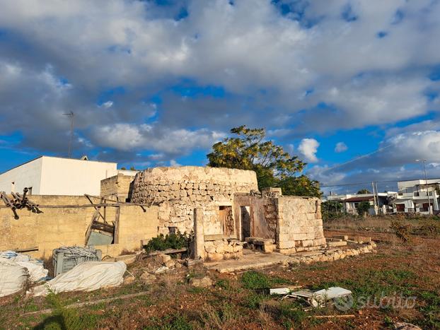 Casa a 150 mt dal mare con trullo edificabile