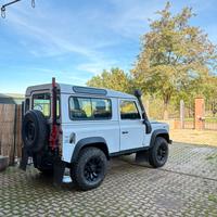 Land Rover Defender 90 TD4 2.2