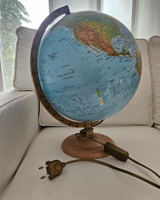 Mappamondo Luminoso "Blue World" – Design & Legno