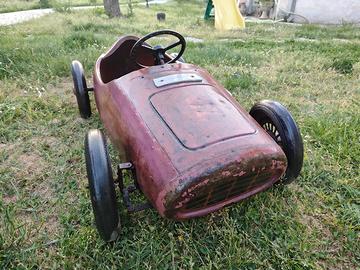 Auto corsa a pedali anni 50
