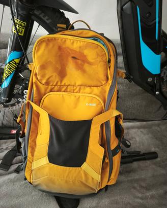 zaino  Evoc fr Trail E-Ride usato 20 l