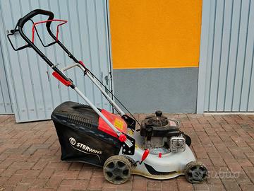 Tosaerba motore a scoppio.
