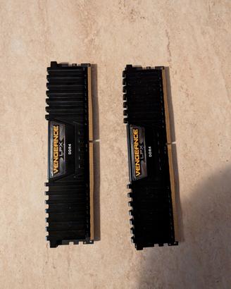 coppia RAM Corsair VENGEANCE 16gb (8gb)
