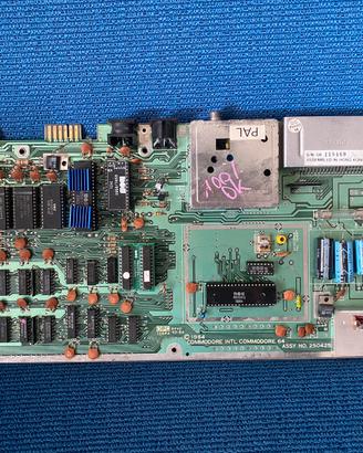 Commodore 64 motherboard testata e funzionante