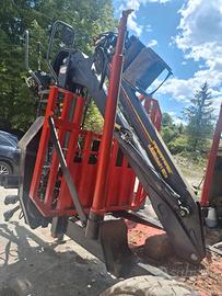 Rimorchio forestale con Gru