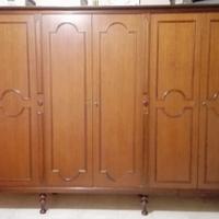 Armadio vintage con chiavi