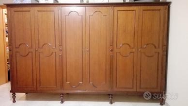 Armadio vintage con chiavi