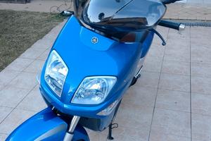 Scooter Yamaha 300