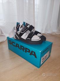 scarpa arrampicata nuova con cartellino