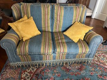 Divano classico 2 posti vintage