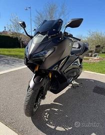 Yamaha T Max 560 TECH MAX DARK MAGMA