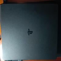 PS4 con 3 mesi di utilizzo 