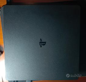 PS4 con 3 mesi di utilizzo 