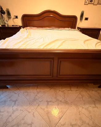 Letto matrimoniale in legno massello