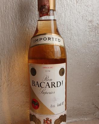 Antica bottiglia Rum Bacardi 