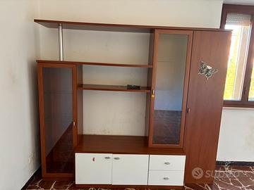 Mobile sala con vetrina