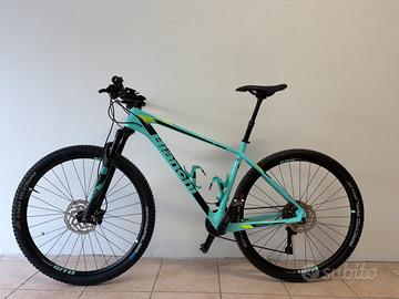 Mountain bike Bianchi Nitron con faro LED