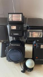 Pentax 645 Non Testata con due Flash