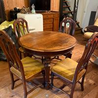 Tavolo rotondo fine ‘800 + 4 sedie originali epoca