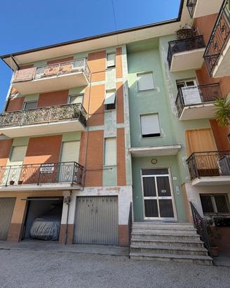 Appartamento con garage, zona centro