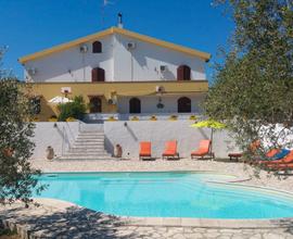 Villa con piscina a due passi da alghero