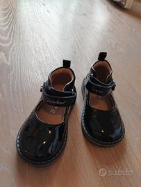 ballerina in vernice nera