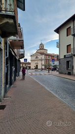 Pizzeria con forno a legna e laboratorio