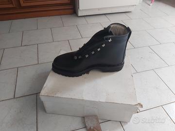 scarponi da montagna 