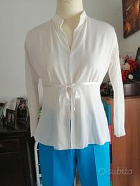 Graziosa camicetta estiva bianca