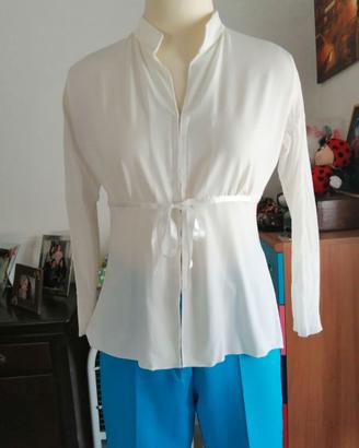 Graziosa camicetta estiva bianca