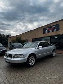 Audi A8 2.5 V6 TDI/180 CV cat quattro Tiptr.