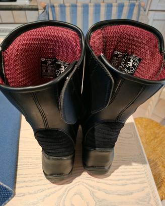 Stivale moto uomo e donna leggi