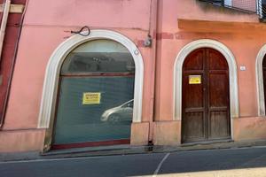 Locale commerciale fronte piazza