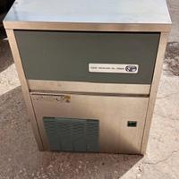 produttore di ghiaccio granulare marca Ismaskin 