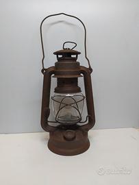 Vecchia lanterna a petrolio vintage W. Germany