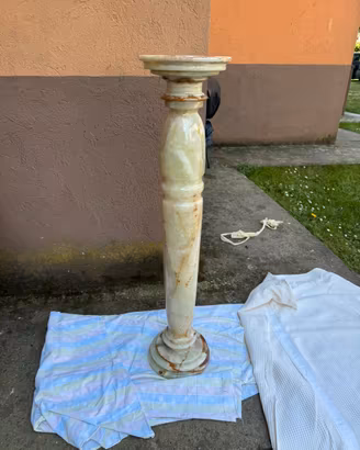 Colonna in Marmo di Onice Venato